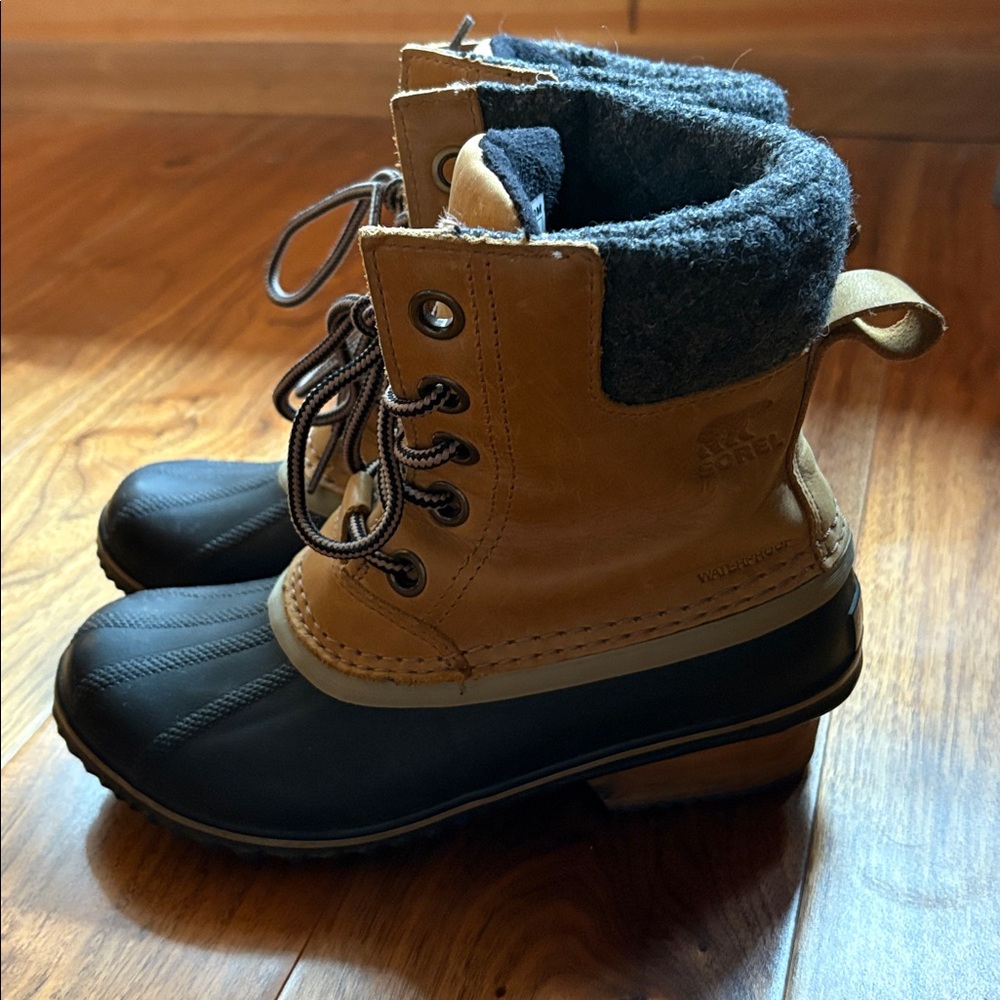 Sorel Women’s Slim Pack ii Lace Up Heel Boot Waterproof Duck Boot Size 5.5